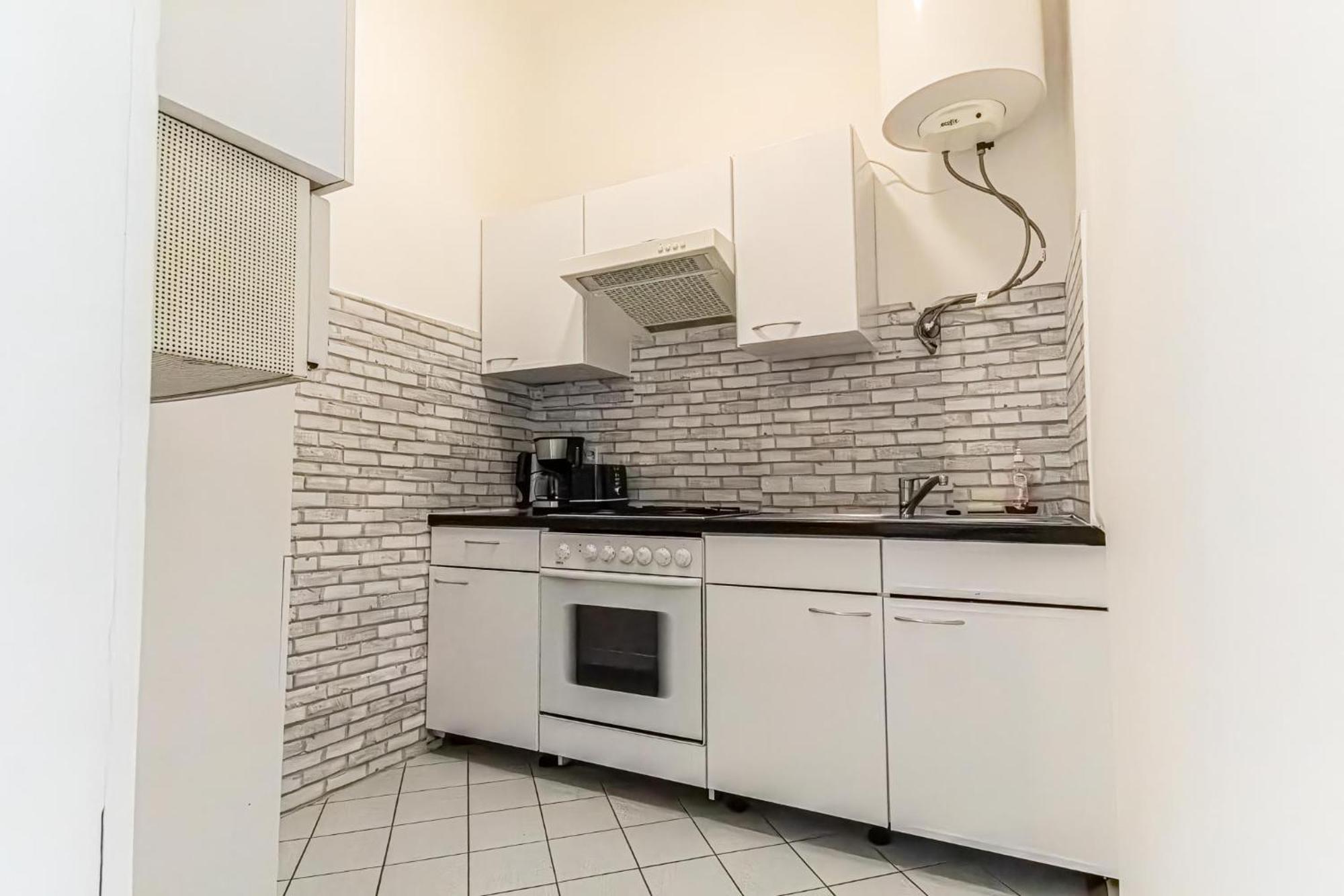 Explore Vienna: 1Br Retreat Near Westbahnhof Exterior photo